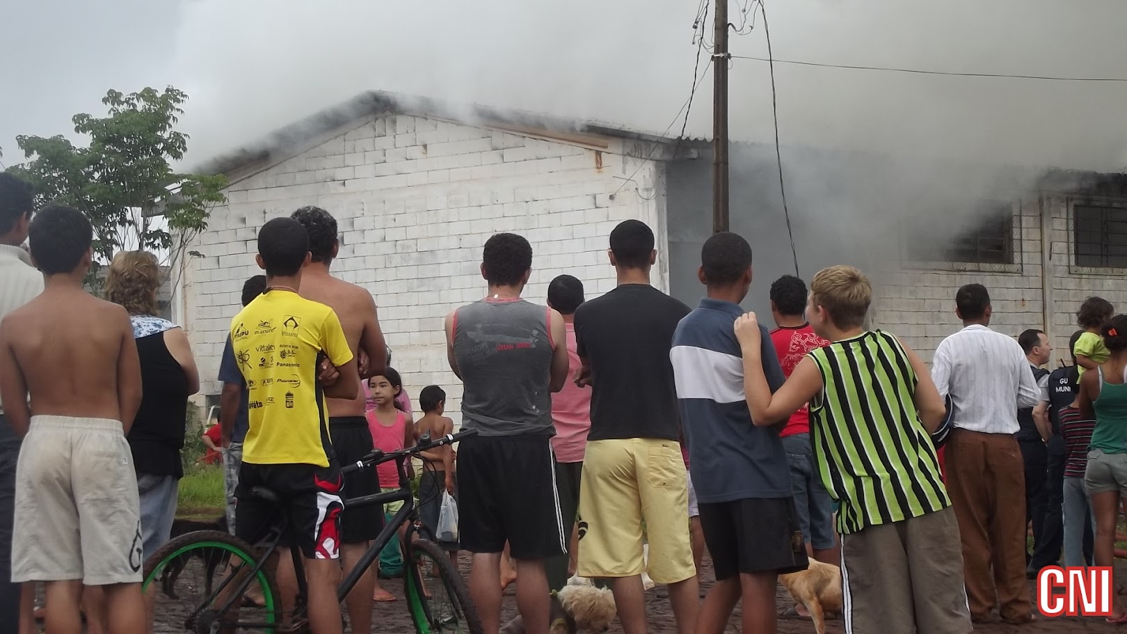 Incêndio destrói barracão de reciclagem na Cidade Nova e causa comoção entre trabalhadores e moradores